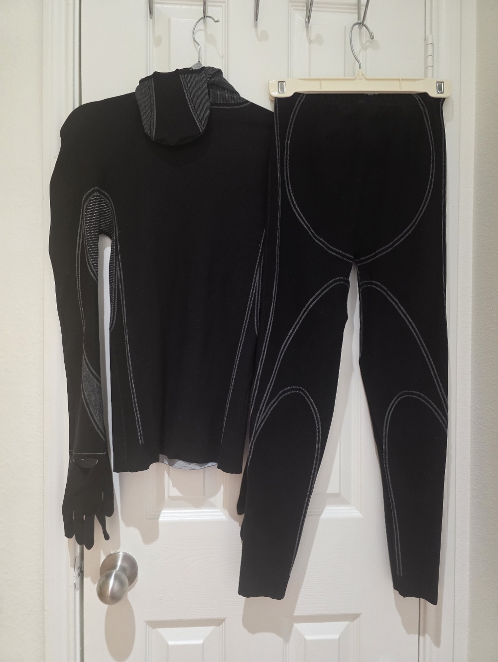 SKIMS First Layer Set With Bottoms And Top Both Size M-XL - Picture 11 of 11